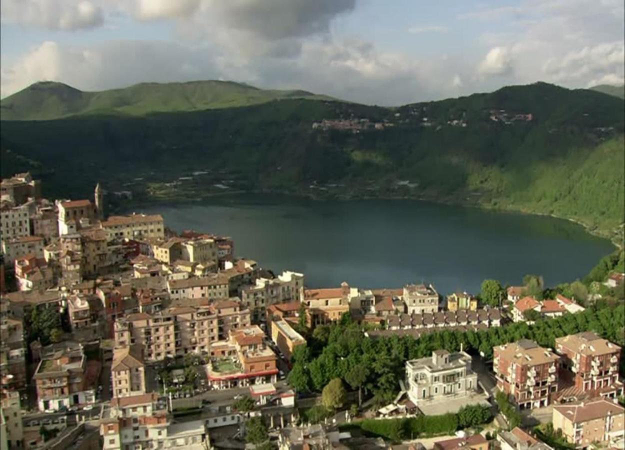Relax Sul Lago Apartment เจนซาโน ดิ โรมา ภายนอก รูปภาพ